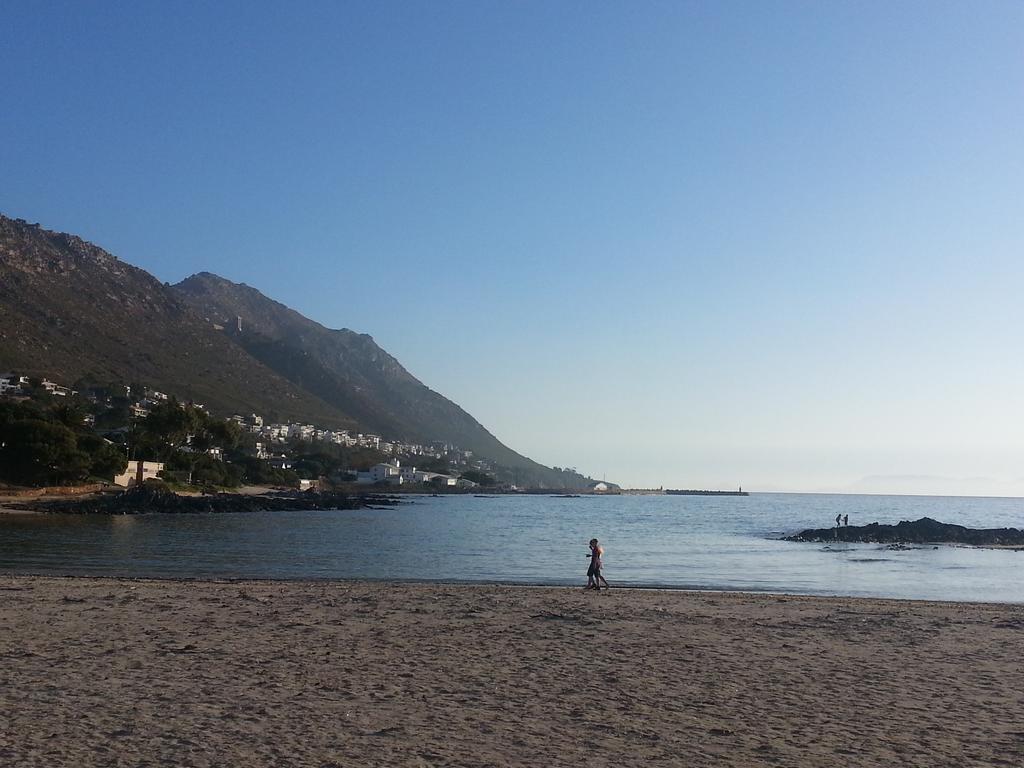 Big Skies Guesthouse Gordonʼs Bay エクステリア 写真